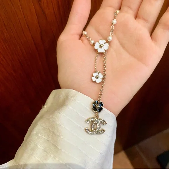 CHANEL Gold and White Floral Necklace - Picture 9 of 9